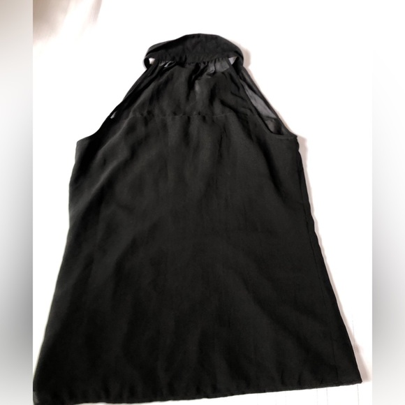 Elegant Black Sleeveless Top - Picture 12 of 12